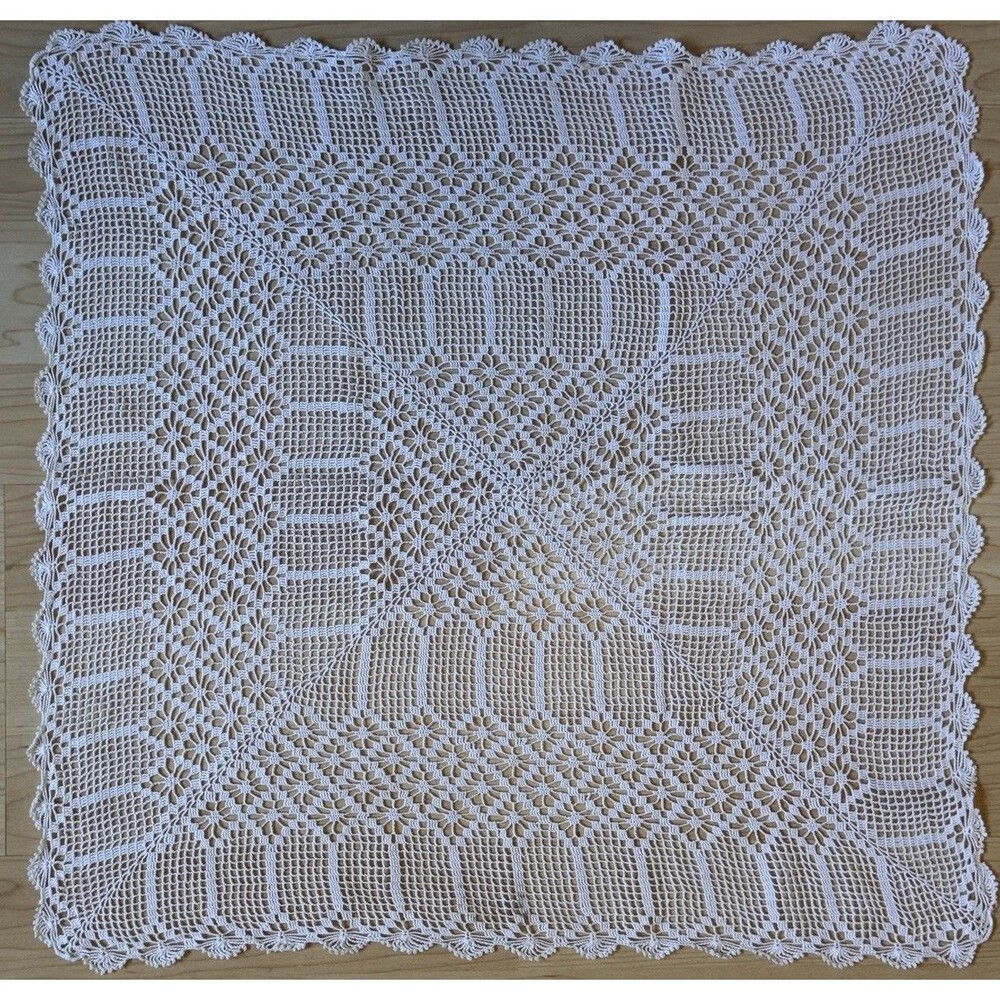 Vintage Handmade Square Crochet Lace Tablecloth Starburst Floral Motif 34" x 34"